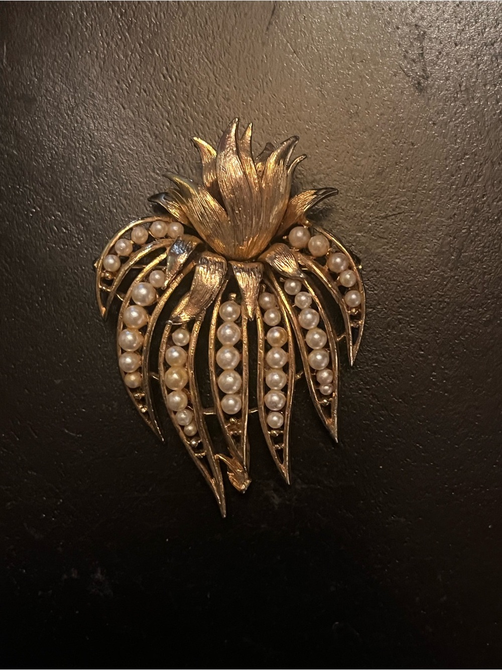 Vintage Lisner Gold Tone Floral Burst Brooch Faux pearls